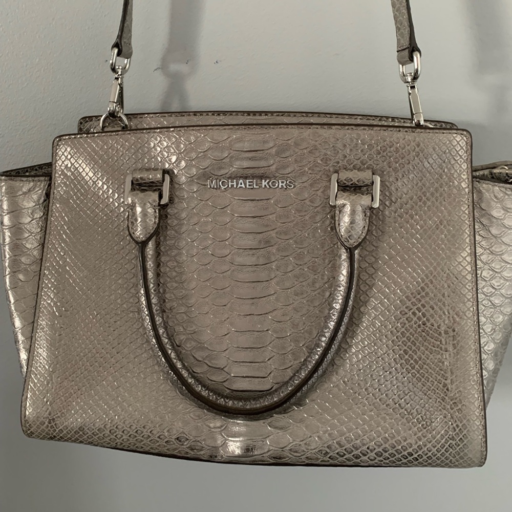Michael Kors cross-body, silver metallic, crocodile texture. Great condition.